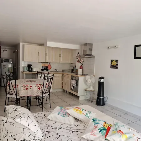 Casa Prescilia 아파트 *