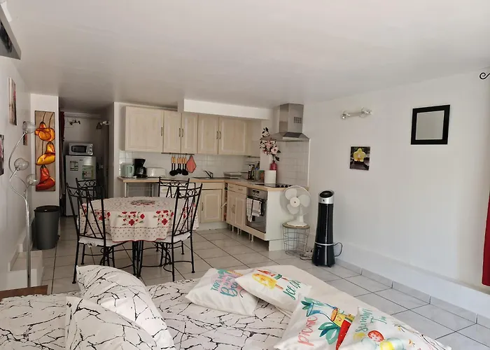 Casa Prescilia Apartment *